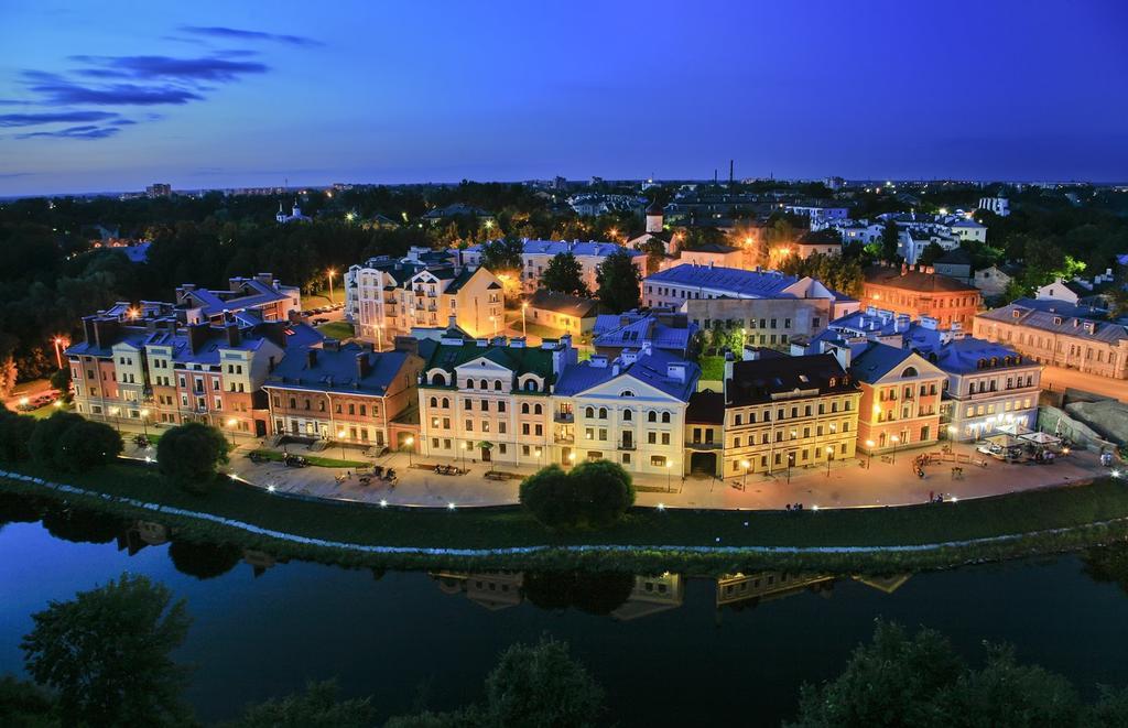 Golden Embankment Hotell Pskov Exteriör bild